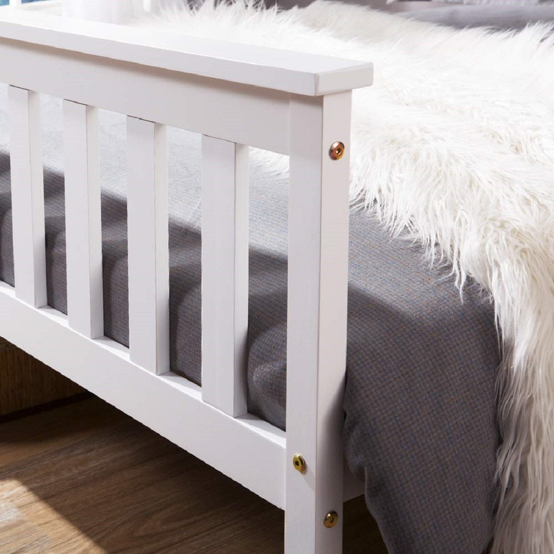 Double bed 140x200 cm in solid white pine wood with slatted box spring - robust and elegant design for adults and children (without mattresses)