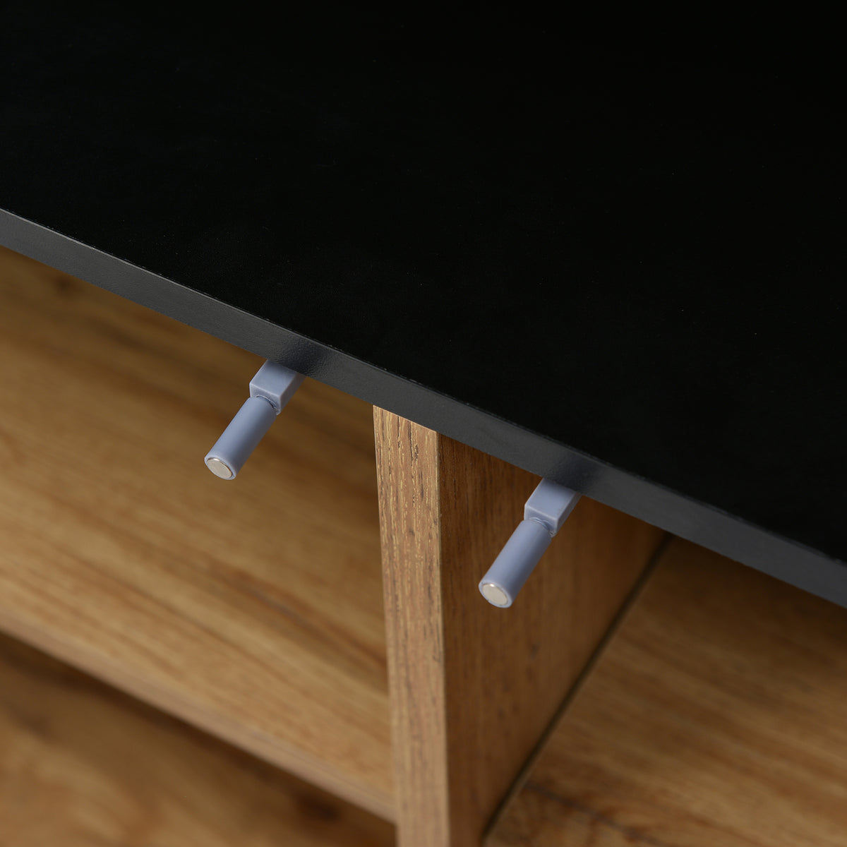 Modern low buffet 160 cm in natural wood with 3 doors, adjustable shelves and black feet - 160 x 35 x 76 cm