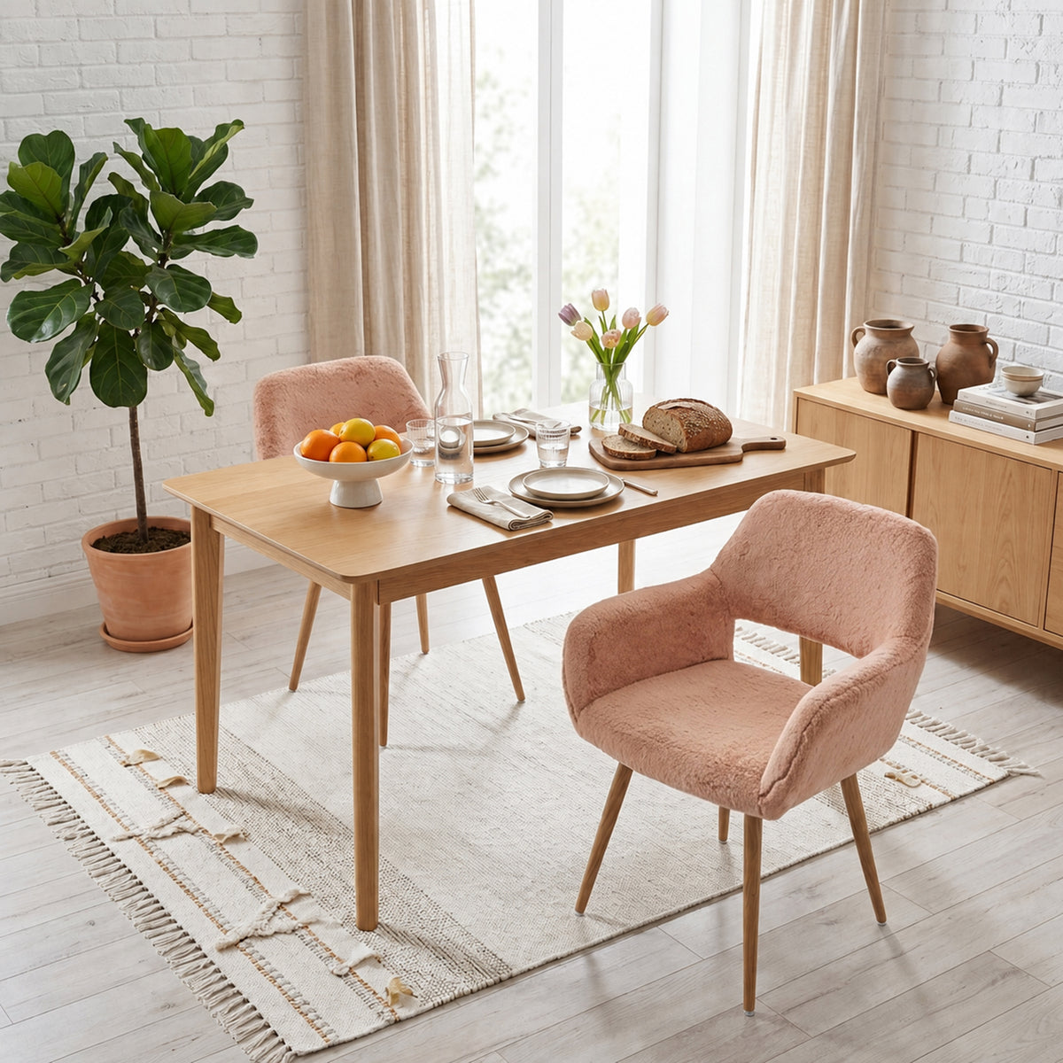 Lot de 2 fauteuils de salle à manger de style scandinave en fausse fourrure camel avec pieds en métal effet bois