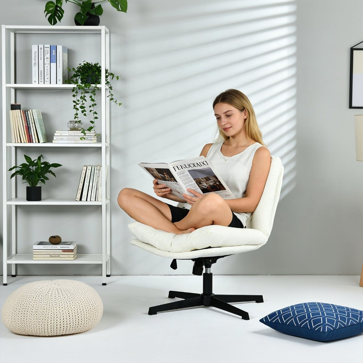 Fauteuil de relaxation réglable et pivotant avec accoudoirs et assise épaisse en chenille beige - CONFOD