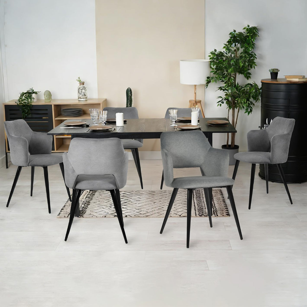 Ensemble table à manger extensible noire et 6 fauteuils en tissu gris de style scandinave