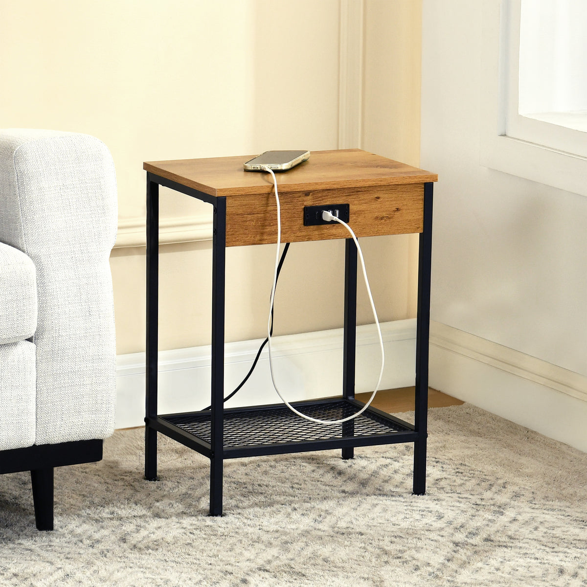 Table d'appoint/Bout de canapé design industriel en chêne et métal noir avec double plateau et ports USB intégrés - OAKHAM