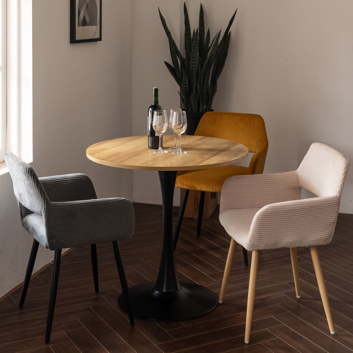 Vintage round dining table 2-4 people in oak and black metal - Clift