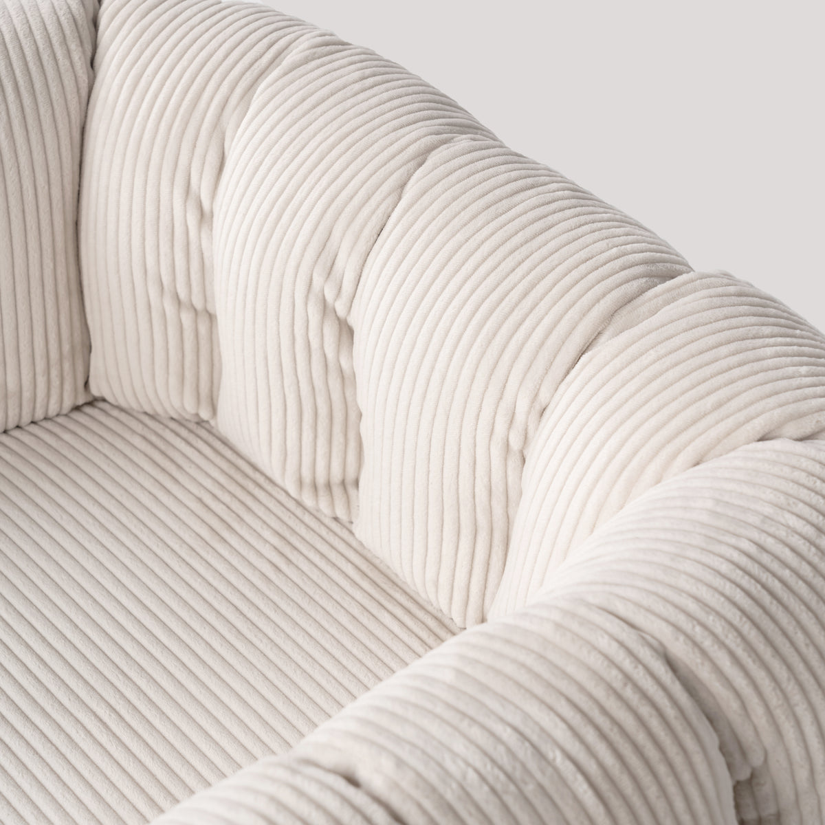 Loungesessel mit Armlehnen aus beigem Cord – DOMCO