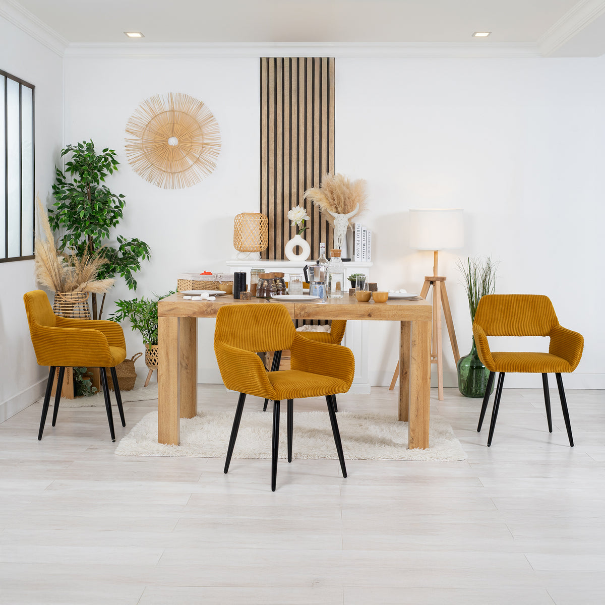Lot de 2 fauteuils de salle à manger scandinaves avec accoudoirs en velours côtelé jaune safran - CROMWELL CORDUROY