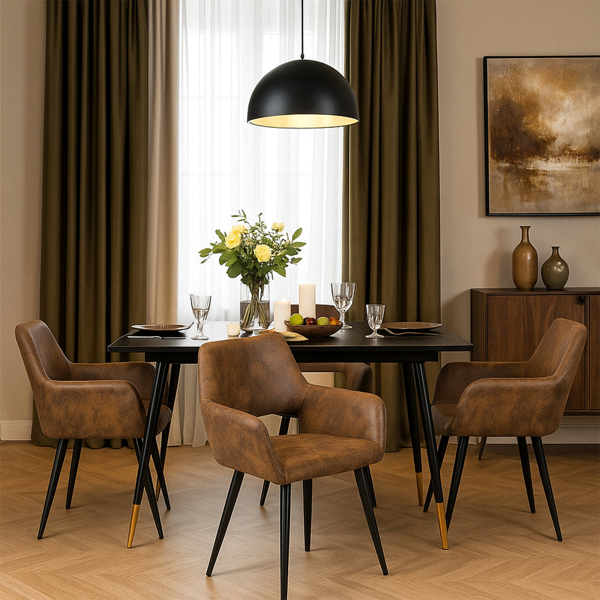 Ensemble de salle à manger comprenant une table extensible et 4 chaises avec accoudoirs en suédine marron