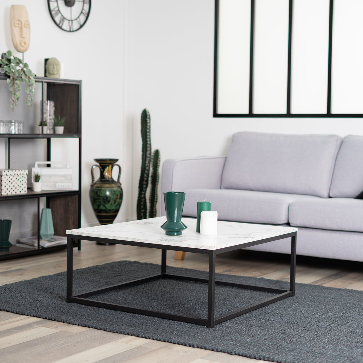 Table basse carrée style contemporain, plateau en bois effet marbre, structure en métal noir - FACTO