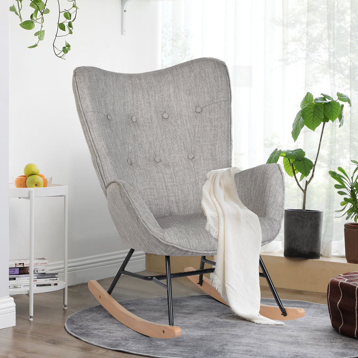 Fauteuil à bascule allaitement scandinave avec accoudoirs en tissu gris capitonné - EPPING