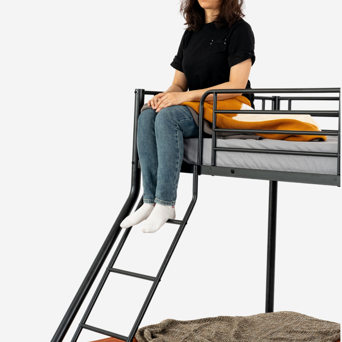 Lit superposé 3 places et 2 étages en métal noir avec échelle 140x190cm et 90x190cm (matelas non inclus) - JAZZ