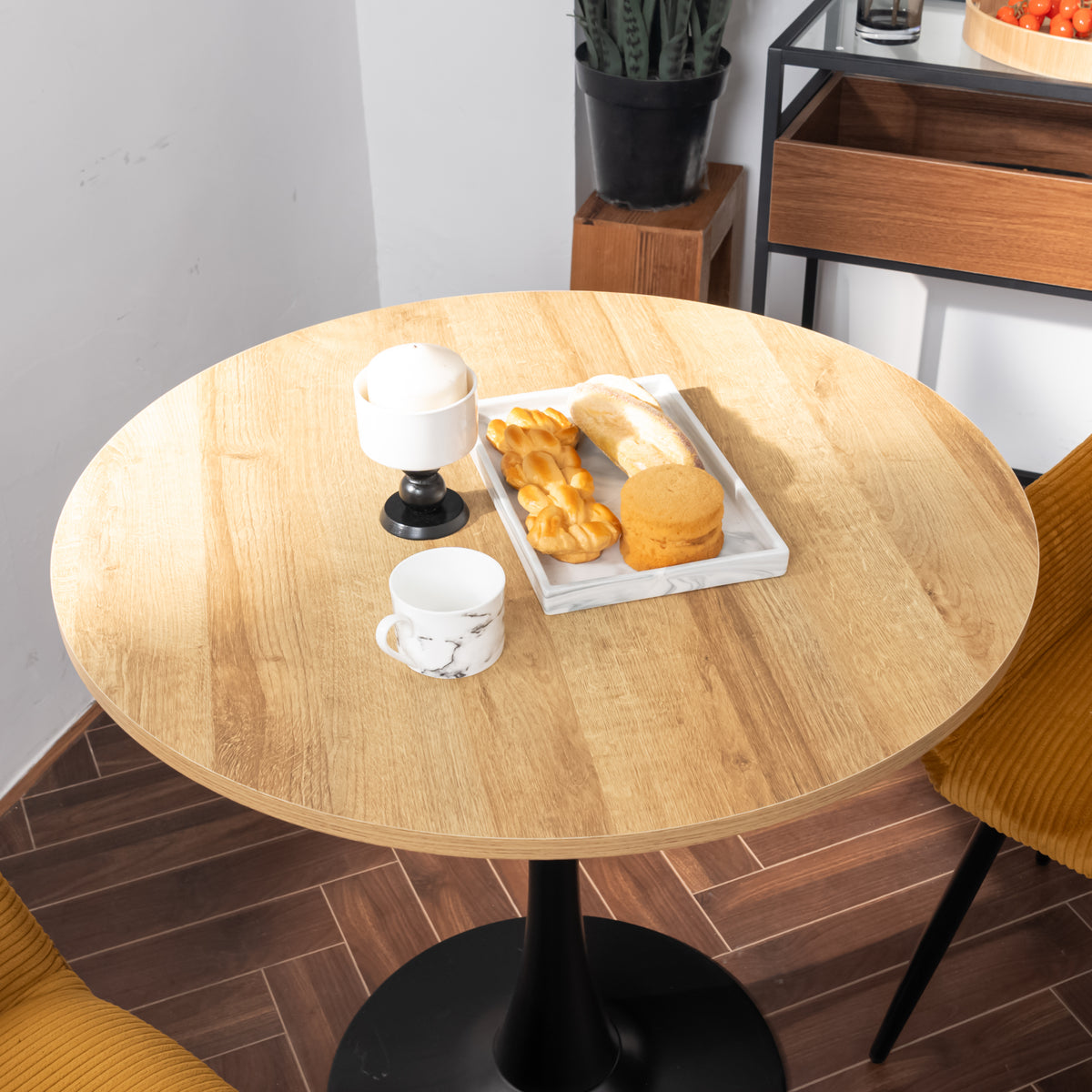 Vintage round dining table 2-4 people in oak and black metal - Clift